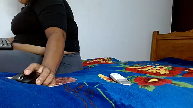 69smallstar online show from September 10, 2025, 6:18 pm