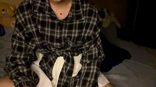 RayeBaj online show from October 5, 2025, 4:42 pm