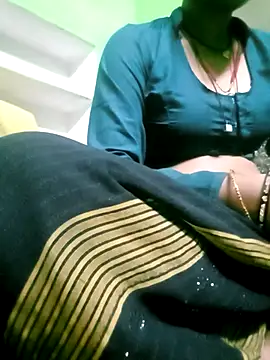 Hot tin74 online show from April 18, 2026, 7:07 pm