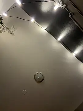 Fine10ne online show from December 4, 2025, 11:53 am