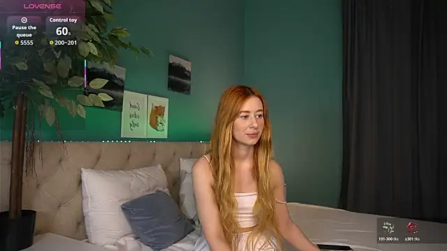 Lisafoxy  online show from March 30, 2026, 12:45 am