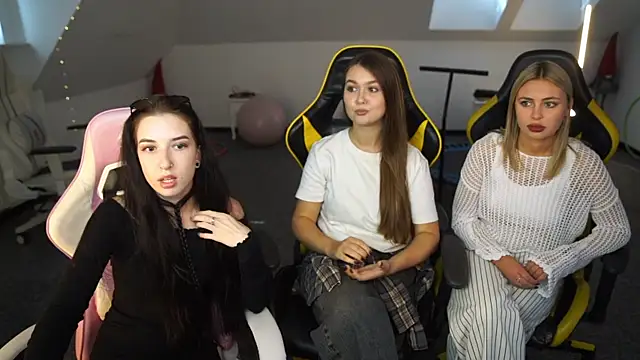  Lili 054 online show from September 22, 2025, 10:32 am