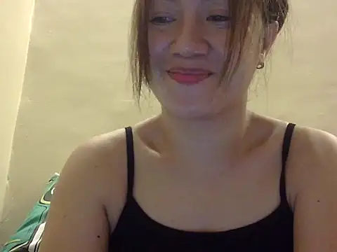 Lovelyclaya online show from October 20, 2025, 1:33 pm