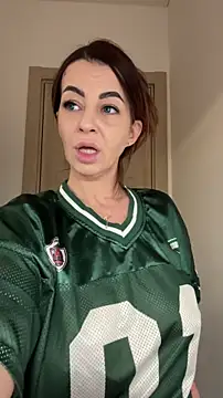 Roxanne Skye online show from November 17, 2025, 1:59 pm