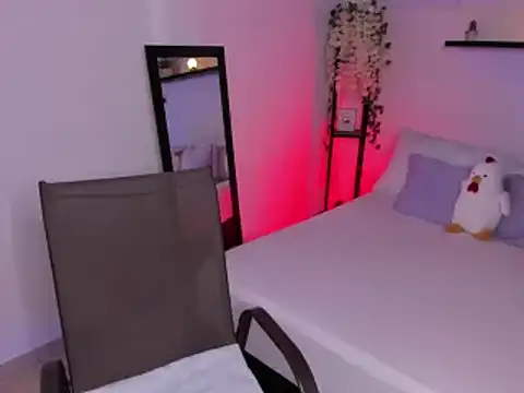 Snapshot of selene_boyer chatting on September 24, 2025, 3:29 pm selene boyer online show from September 24, 2025, 3:29 pm