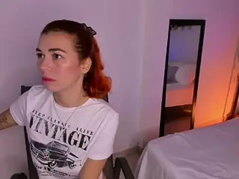 Snapshot of selene_boyer chatting on October 29, 2025, 9:58 pm selene boyer online show from October 29, 2025, 9:58 pm