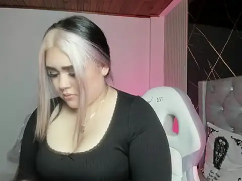 im bunny   online show from November 10, 2025, 11:37 am