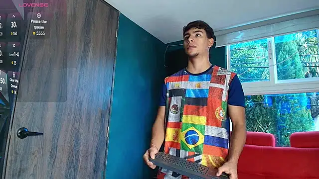 CHR58  online show from November 6, 2025, 8:35 pm