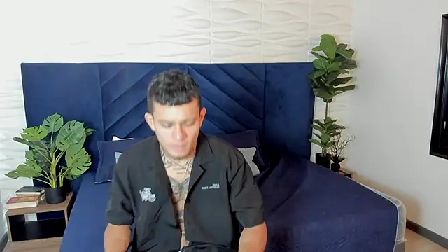 MrJustin  online show from October 4, 2025, 8:10 pm