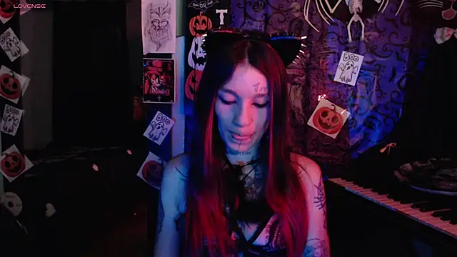 lilithword online show from October 19, 2025, 1:14 pm