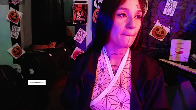 lilithword online show from October 27, 2025, 1:01 pm