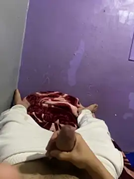 mohamed75893 online show from January 5, 2026, 11:30 pm