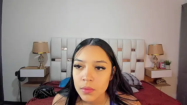 iamCharlotte19 online show from July 17, 2026, 7:44 pm