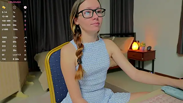 PocketElsa online show from April 3, 2026, 7:31 pm