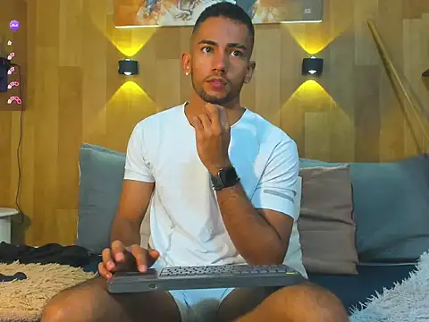 Snapshot of MaicolParker_ chatting on March 29, 2026, 3:35 pm MaicolParker online show from March 29, 2026, 3:35 pm