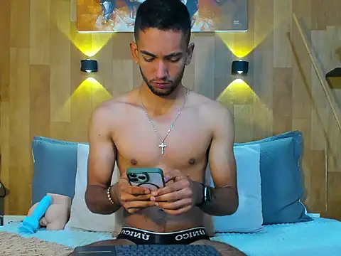 Snapshot of MaicolParker_ chatting on April 2, 2026, 2:02 pm MaicolParker online show from April 2, 2026, 2:02 pm