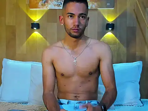 Snapshot of MaicolParker_ chatting on April 4, 2026, 11:44 pm MaicolParker online show from April 4, 2026, 11:44 pm