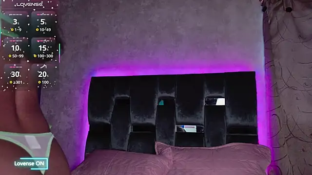 Luna sophya online show from October 2, 2025, 11:57 am