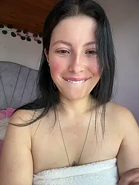Snapshot of Mia_salinass chatting on May 5, 2026, 7:28 pm Mia salinass online show from May 5, 2026, 7:28 pm