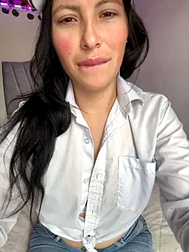 Mia salinass online show from September 27, 2025, 7:42 pm