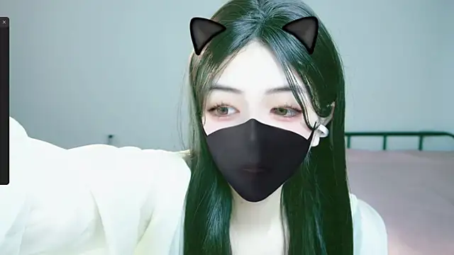 Sparkly Candy online show from September 27, 2025, 11:44 pm