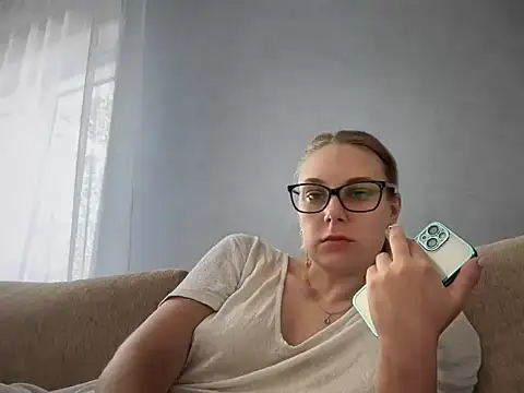 NikexPretty online show from September 10, 2025, 9:08 am