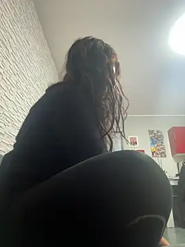 BabyLeopard online show from November 24, 2025, 1:55 pm