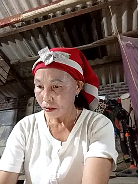 me-cute online show from October 18, 2025, 1:02 pm