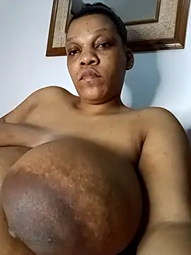 HappygalTheQueen online show from March 29, 2026, 12:01 am