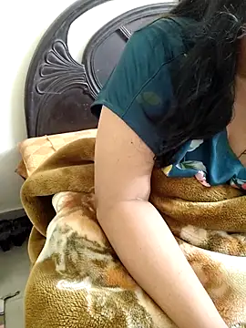 payal 261072  online show from November 30, 2025, 8:42 pm