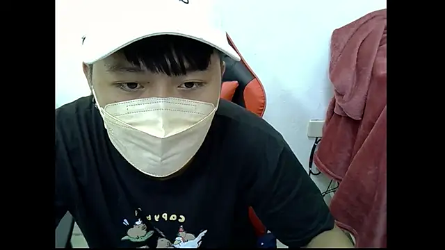 zhu000000 online show from October 12, 2025, 9:54 am