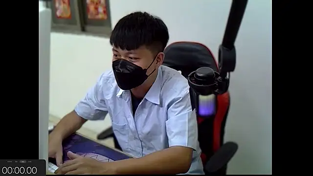 zhu000000 online show from October 2, 2025, 5:33 am