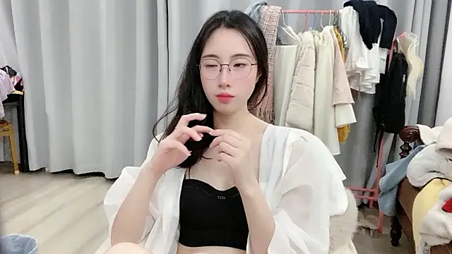 Freya7777 online show from November 16, 2025, 4:12 pm