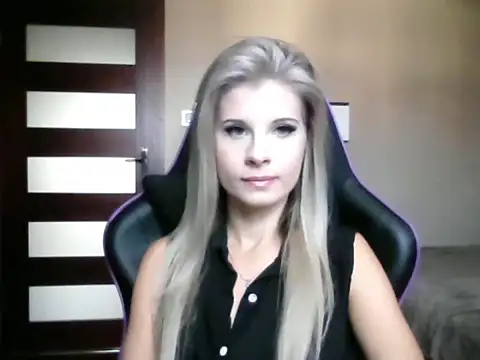 KristineGlow online show from September 17, 2025, 6:15 am