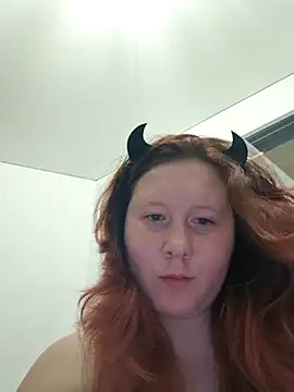 MiaKissy online show from October 28, 2025, 6:12 am