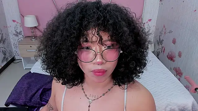 SafiroAgataaa online show from September 24, 2025, 7:09 pm