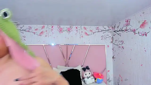 SafiroAgataaa online show from February 5, 2026, 5:03 am