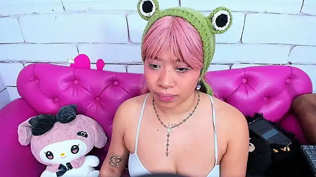 SafiroAgataaa online show from October 3, 2025, 7:04 pm