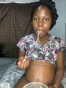 Crazyqueenxxx online show from April 25, 2026, 1:36 pm