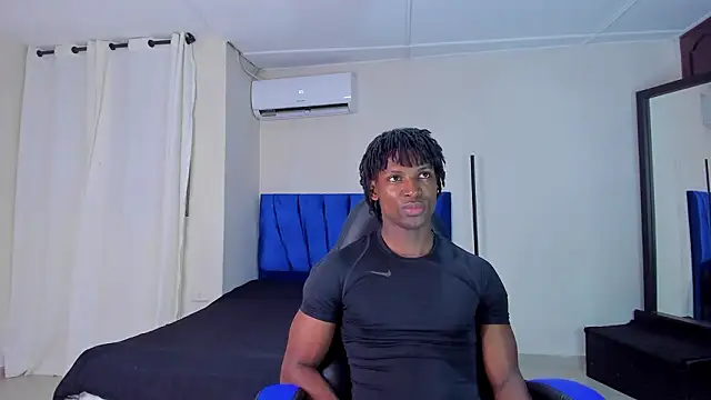 Snapshot of tau_montes chatting on February 26, 2026, 3:39 am tau montes online show from February 26, 2026, 3:39 am