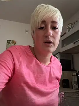 Snapshot of Rozendefotz chatting on July 17, 2026, 1:08 pm Rozendefotz online show from July 17, 2026, 1:08 pm