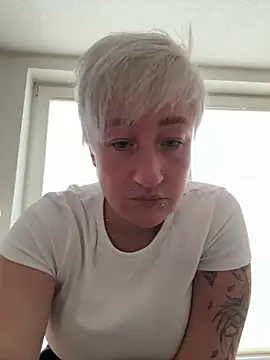 Rozendefotz online show from March 18, 2026, 6:49 am