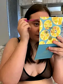 SoniaNovara online show from September 22, 2025, 1:06 pm