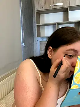 SoniaNovara online show from September 23, 2025, 1:07 pm