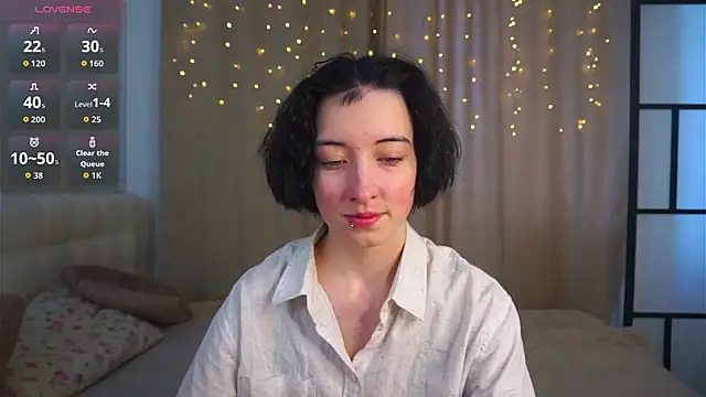 Snapshot of JuanaFriesz chatting on February 13, 2026, 9:20 am JuanaFriesz online show from February 13, 2026, 9:20 am