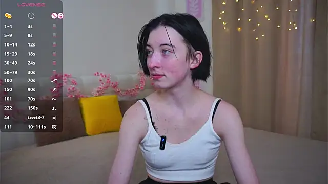 Snapshot of JuanaFriesz chatting on February 18, 2026, 9:06 am JuanaFriesz online show from February 18, 2026, 9:06 am