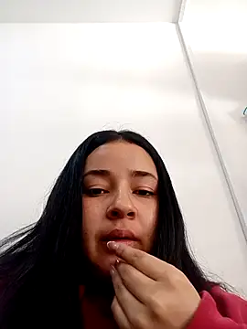 Emmy   online show from November 25, 2025, 4:18 pm