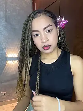 Snapshot of Lucia_jane chatting on June 18, 2026, 8:36 pm Lucia jane online show from June 18, 2026, 8:36 pm