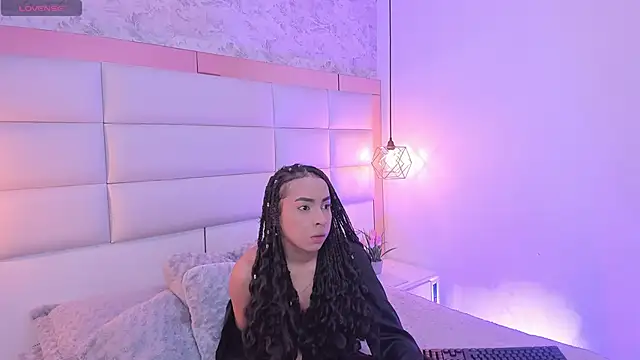 Lucia jane online show from February 9, 2026, 9:13 pm