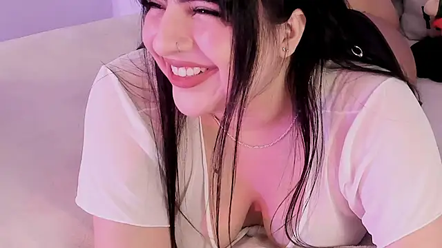 Camila Matinez  online show from December 23, 2025, 1:27 am